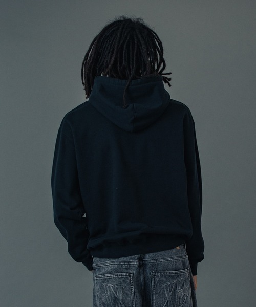 XLARGE（エクストララージ）の「EMBOSSED LOGO HOODED SWEATSHIRT（パーカー・メンズ・ブラック/ネイビー/グレー・XL/L/M/S）」の9枚目の写真