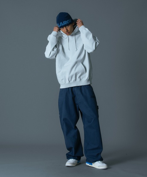 XLARGE（エクストララージ）の「EMBOSSED LOGO HOODED SWEATSHIRT（パーカー・メンズ・ブラック/ネイビー/グレー・XL/L/M/S）」の16枚目の写真