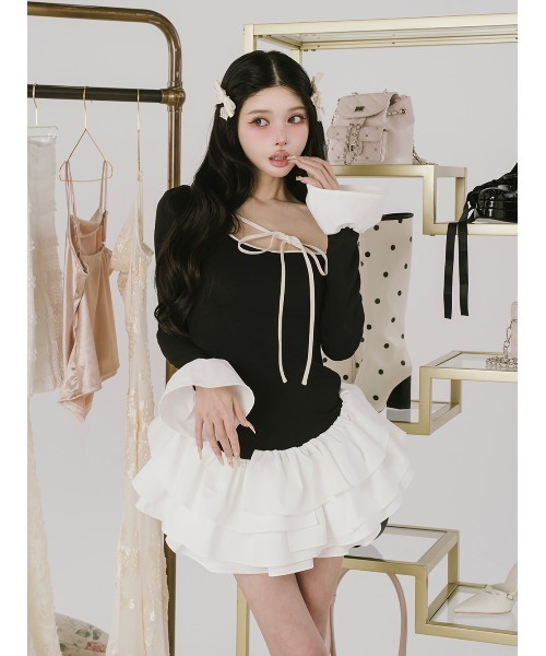 Darich(ダーリッチ)の「デザインネックリボンミニワンピース(ワンピース・レディース・グレー/ブラック/ベージュ・FREE)」の1枚目の写真