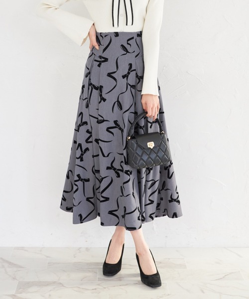 tocco closet(トッコ クローゼット)の「バックレースアップフロッキーリボンスカート(スカート・レディース・グレー/ベージュ・M)」の2枚目の写真