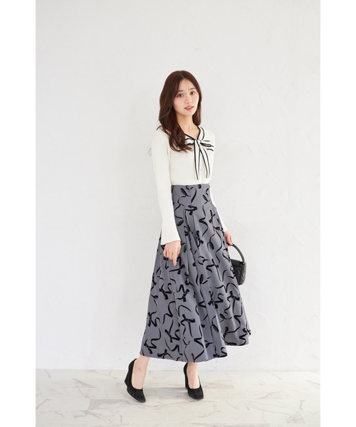tocco closet(トッコ クローゼット)の「バックレースアップフロッキーリボンスカート(スカート・レディース・グレー/ベージュ・M)」の4枚目の写真
