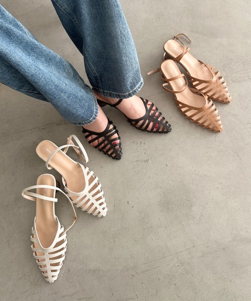 MYMOOD.（マイムード）の「ポインテッドトゥ グルカサンダル ウッドヒール（サンダル・レディース・ブラック/アイボリー/キャメル・23.5cm/24.5cm）」の2枚目の写真