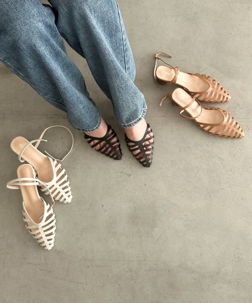 MYMOOD.（マイムード）の「ポインテッドトゥ グルカサンダル ウッドヒール（サンダル・レディース・ブラック/アイボリー/キャメル・23.5cm/24.5cm）」の16枚目の写真