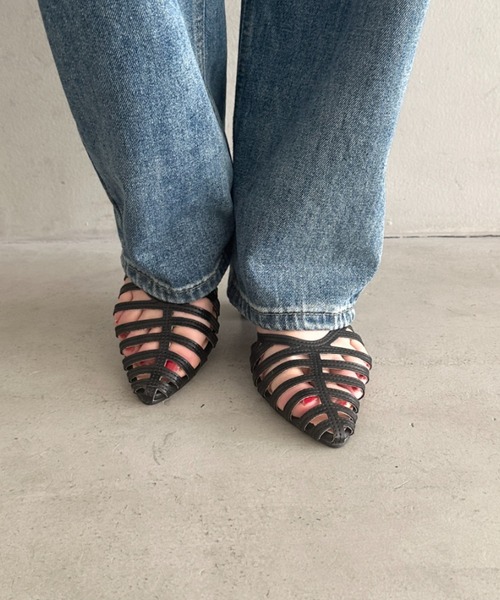 MYMOOD.（マイムード）の「ポインテッドトゥ グルカサンダル ウッドヒール（サンダル・レディース・ブラック/アイボリー/キャメル・23.5cm/24.5cm）」の7枚目の写真