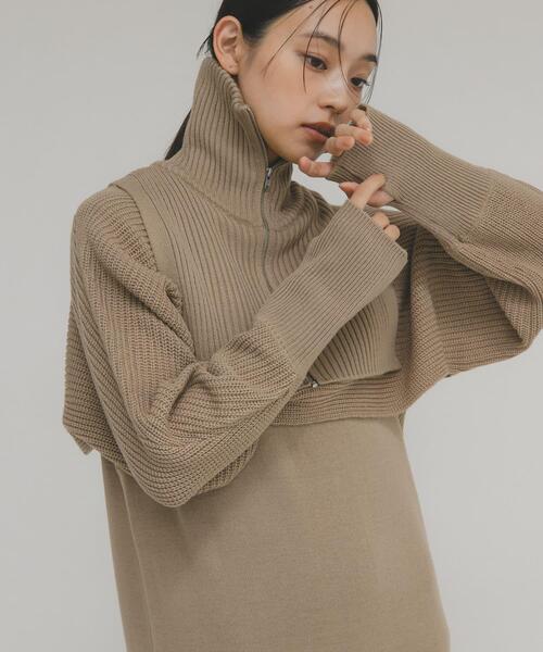 KBF(ケイビーエフ)の「ハーフZIPレイヤードニットワンピース(ワンピース・レディース・ベージュ/チャコールグレー・ONE)」の3枚目の写真