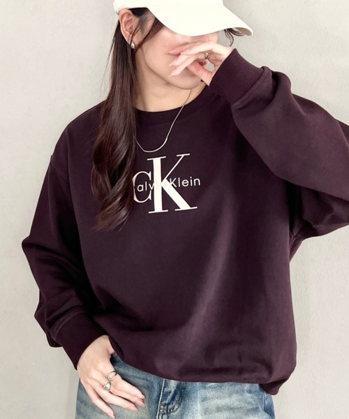 Calvin Klein(カルバン・クライン)の「Calvin Klein(カルバン・クライン)/CK モノロゴ クルーネック スウェット プルオーバー/LS MONOLOGO FRENCH TERRY RELAXED CREW(スウェット・レディース・ホワイト/ライトブルー/レッド/ブラウン・S/XS/L/XL/M)」の2枚目の写真