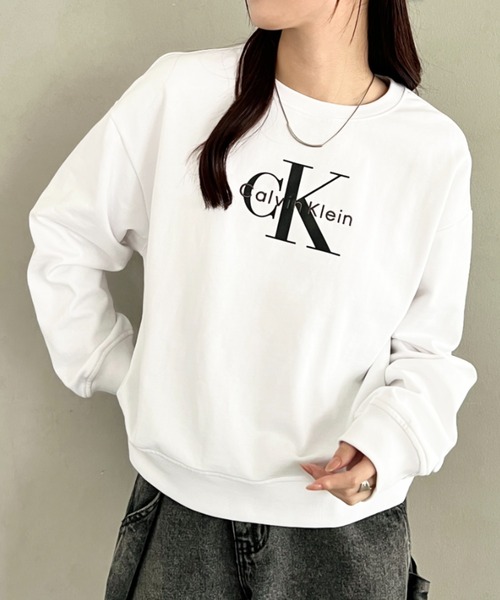 Calvin Klein(カルバン・クライン)の「Calvin Klein(カルバン・クライン)/CK モノロゴ クルーネック スウェット プルオーバー/LS MONOLOGO FRENCH TERRY RELAXED CREW(スウェット・レディース・ホワイト/ライトブルー/レッド/ブラウン・S/XS/L/XL/M)」の1枚目の写真