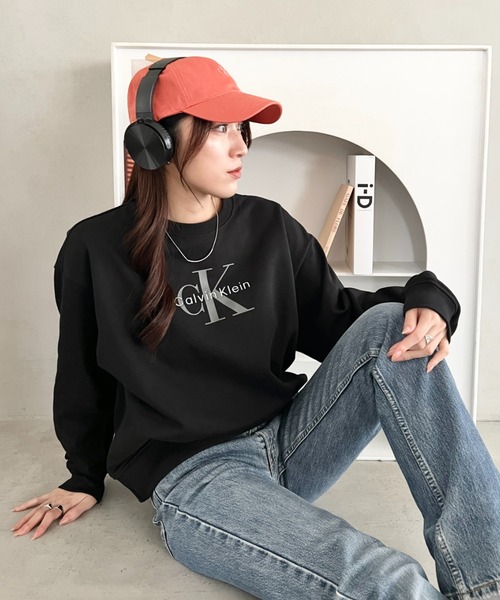 Calvin Klein(カルバン・クライン)の「Calvin Klein(カルバン・クライン)/CK モノロゴ クルーネック スウェット プルオーバー/LS MONOLOGO FRENCH TERRY RELAXED CREW(スウェット・レディース・ホワイト/ライトブルー/レッド/ブラウン・S/XS/L/XL/M)」の9枚目の写真