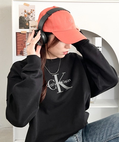 Calvin Klein(カルバン・クライン)の「Calvin Klein(カルバン・クライン)/CK モノロゴ クルーネック スウェット プルオーバー/LS MONOLOGO FRENCH TERRY RELAXED CREW(スウェット・レディース・ホワイト/ライトブルー/レッド/ブラウン・S/XS/L/XL/M)」の7枚目の写真