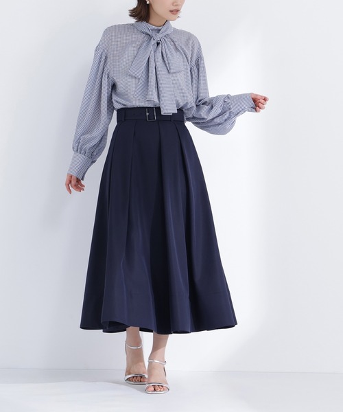 NATURAL BEAUTY BASIC（ナチュラルビューティーベーシック）の「◇ベルテッドタックフレアスカート（スカート・レディース・ベージュ系その他3/ベージュ/ネイビー・MEDIUM/P/S）」の3枚目の写真