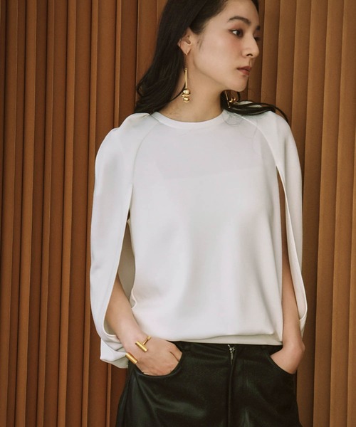 ELFRANK(エルフランク)の「【2026SS】ダンボール ケープスリットスリーブプルオーバー(Tシャツ/カットソー・レディース・グレイッシュベージュ/オフホワイト/ブラック・S/M/L)」の4枚目の写真