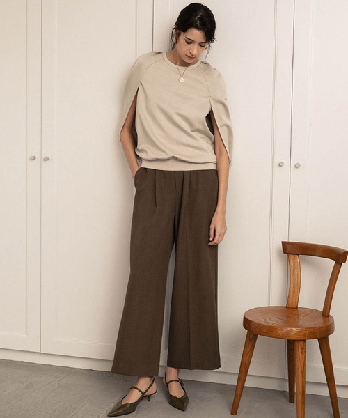 ELFRANK(エルフランク)の「【2026SS】ダンボール ケープスリットスリーブプルオーバー(Tシャツ/カットソー・レディース・グレイッシュベージュ/オフホワイト/ブラック・S/M/L)」の8枚目の写真