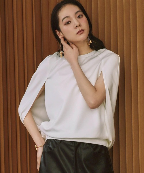 ELFRANK(エルフランク)の「【2026SS】ダンボール ケープスリットスリーブプルオーバー(Tシャツ/カットソー・レディース・グレイッシュベージュ/オフホワイト/ブラック・S/M/L)」の13枚目の写真