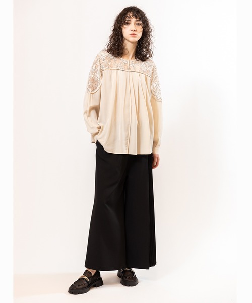 OSMOSIS(オズモーシス)の「2WAYレース切替ブラウス(シャツ/ブラウス・レディース・ブラック/ブルーグレー/アイボリー・ONE SIZE)」の12枚目の写真