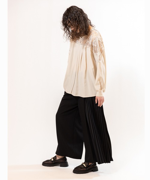 OSMOSIS(オズモーシス)の「2WAYレース切替ブラウス(シャツ/ブラウス・レディース・ブラック/ブルーグレー/アイボリー・ONE SIZE)」の13枚目の写真