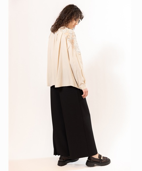 OSMOSIS(オズモーシス)の「2WAYレース切替ブラウス(シャツ/ブラウス・レディース・ブラック/ブルーグレー/アイボリー・ONE SIZE)」の14枚目の写真