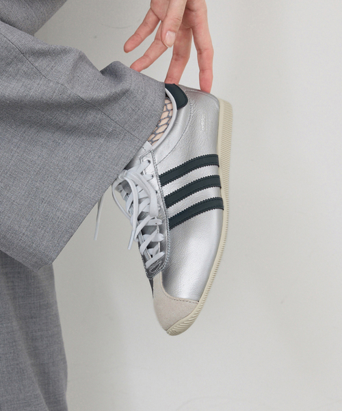 IENA(イエナ)の「adidas originals/アディダス オリジナルス PARIS OG W スニーカー(スニーカー・レディース・ブラック/シルバー・25cm/24.5cm/24cm/23.5cm/23cm)」の1枚目の写真