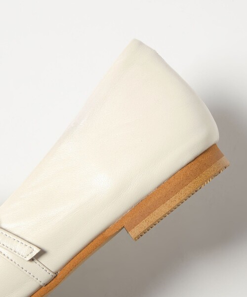 ODETTE E ODILE(オデットエオディール)の「【WEB限定】2ベルト フラット10■(パンプス・レディース・オフホワイト/シルバー/ブラック・23cm/22.5cm/22cm/24.5cm/24cm/23.5cm)」の7枚目の写真