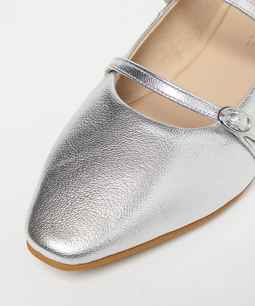 ODETTE E ODILE(オデットエオディール)の「【WEB限定】2ベルト フラット10■(パンプス・レディース・オフホワイト/シルバー/ブラック・23cm/22.5cm/22cm/24.5cm/24cm/23.5cm)」の5枚目の写真