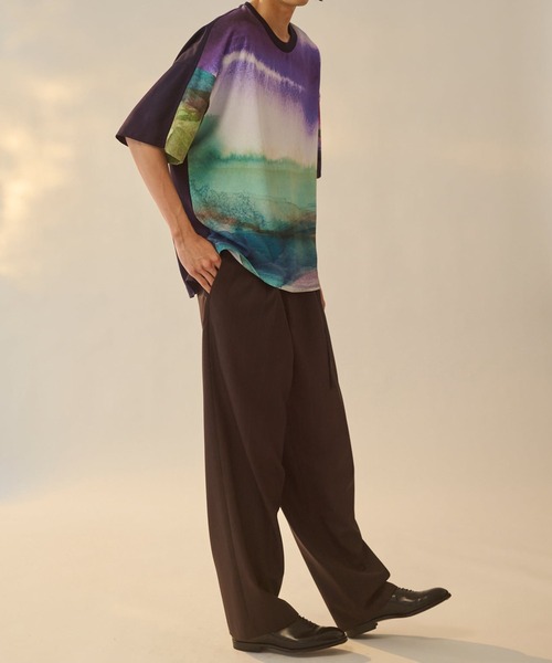UJOH(ウジョー)の「【UJOH HOMME/ウジョー】Combi BOX PO / 風景画プリント / M732-T55-904(Tシャツ/カットソー・メンズ・グリーン・5/4)」の3枚目の写真