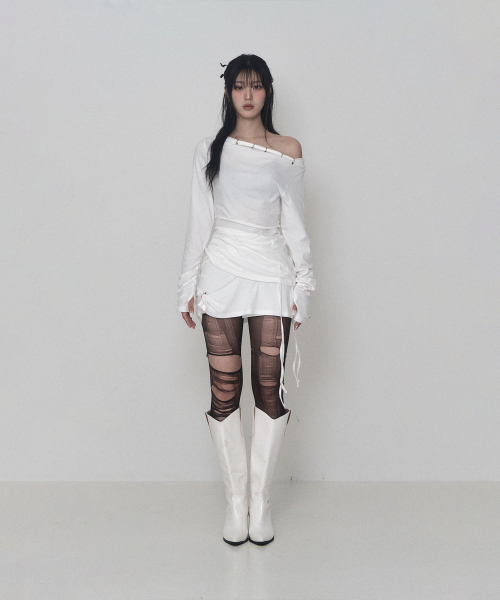 ETRE AU SOMMET(エトレオソメ)の「ピアスドレープセットアップロングスリーブ(アイボリー)(Tシャツ/カットソー・レディース・その他・FREE)」の2枚目の写真