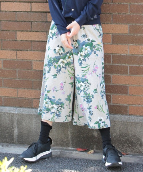 SUPER HAKKA(スーパーハッカ)の「フロラフロートプリント裏毛ガウチョパンツ(その他パンツ・レディース・ブルー/杢グレー・FREE)」の1枚目の写真