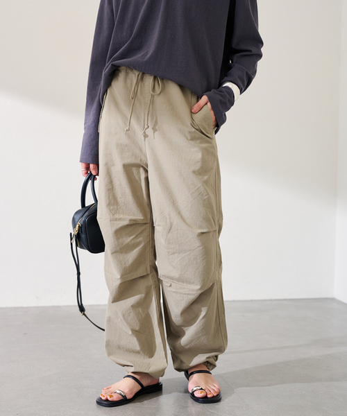 FRAMeWORK(フレームワーク)の「TOP KHAKI/トップカーキ パラシュートパンツ(カーゴパンツ・レディース・カーキ/ホワイト系その他・FREE)」の22枚目の写真