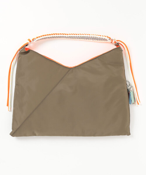 cheek(BAG)(チーク)の「neon handle TA shoulder / ワンショルダーバッグ(ショルダーバッグ・レディース・グレー/キャメル/ブラック・FREE)」の4枚目の写真