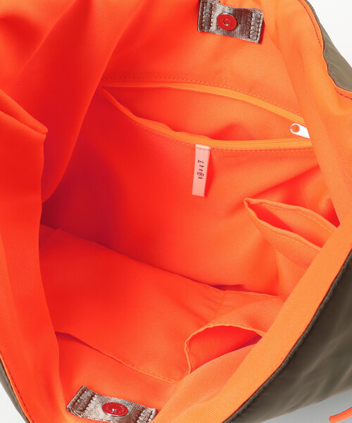 cheek(BAG)(チーク)の「neon handle TA shoulder / ワンショルダーバッグ(ショルダーバッグ・レディース・グレー/キャメル/ブラック・FREE)」の6枚目の写真