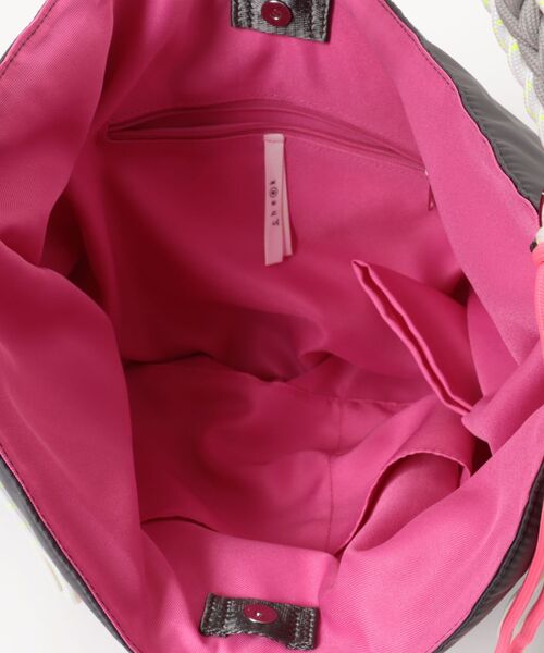 cheek(BAG)(チーク)の「neon handle TA shoulder / ワンショルダーバッグ(ショルダーバッグ・レディース・グレー/キャメル/ブラック・FREE)」の7枚目の写真