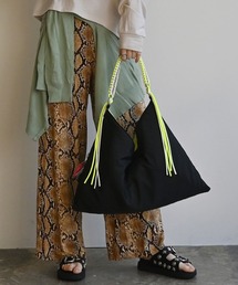 cheek（BAG）（チーク）の「neon handle TA shoulder / ワンショルダーバッグ（ショルダーバッグ）」