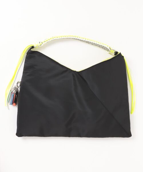 cheek(BAG)(チーク)の「neon handle TA shoulder / ワンショルダーバッグ(ショルダーバッグ・レディース・グレー/キャメル/ブラック・FREE)」の10枚目の写真