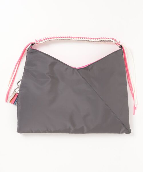 cheek(BAG)(チーク)の「neon handle TA shoulder / ワンショルダーバッグ(ショルダーバッグ・レディース・グレー/キャメル/ブラック・FREE)」の11枚目の写真