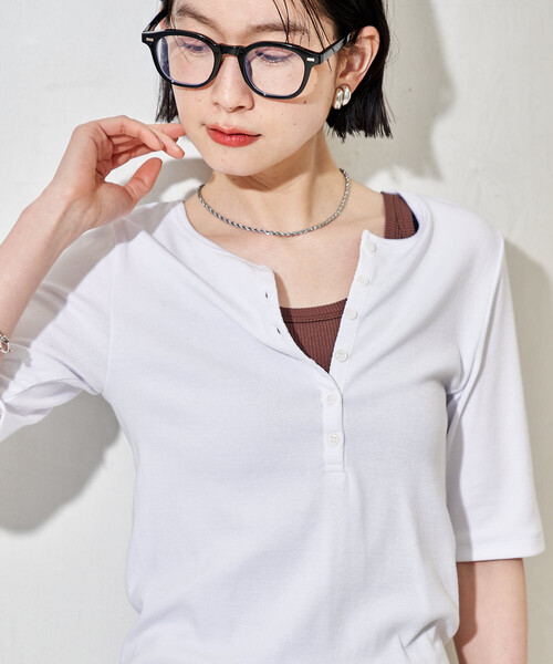 FREAK'S STORE(フリークスストア)の「コットンモダール ヘンリーネック 半袖Tシャツ(Tシャツ/カットソー・レディース・ホワイト/ライトグレー/ピンク/ネイビー/ブラック・フリ-)」の2枚目の写真