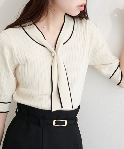 natural couture(ナチュラルクチュール)の「パール付きボータイバイカラーニット(ニット/セーター・レディース・オフホワイト/サックスブルー/ピンク/ネイビー/ラベンダー・FREE)」の6枚目の写真