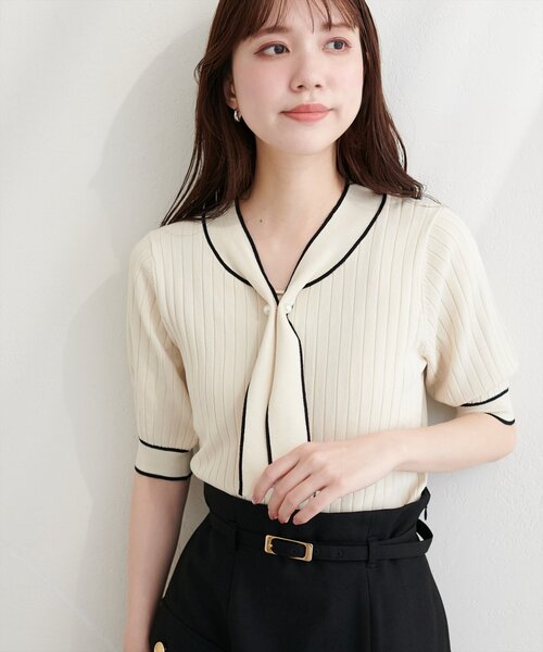 natural couture(ナチュラルクチュール)の「パール付きボータイバイカラーニット(ニット/セーター・レディース・オフホワイト/サックスブルー/ピンク/ネイビー/ラベンダー・FREE)」の7枚目の写真