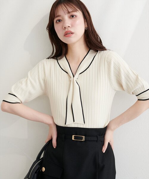 natural couture(ナチュラルクチュール)の「パール付きボータイバイカラーニット(ニット/セーター・レディース・オフホワイト/サックスブルー/ピンク/ネイビー/ラベンダー・FREE)」の8枚目の写真