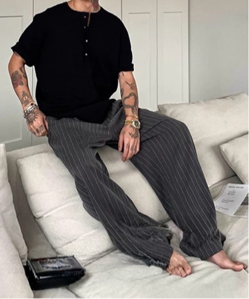 DOUBLE STEAL（ダブルスティール）の「DSワイドシルエットストライプドレープイージーパンツ（その他パンツ・メンズ・チャコールグレー/グレー・X-LARGE/LARGE/MEDIUM）」の3枚目の写真