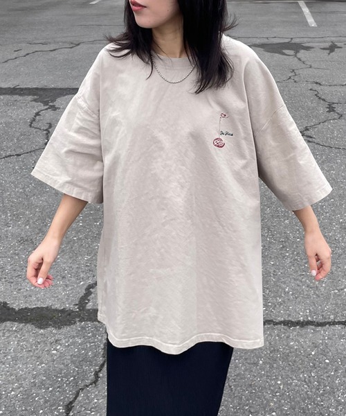 CRB(シーアールビー)の「キャットバックプリントビッグTシャツ(Tシャツ/カットソー・レディース・チャコール/オフホワイト/ベージュ・F)」の9枚目の写真