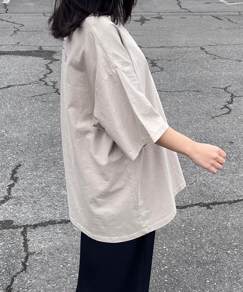 CRB(シーアールビー)の「キャットバックプリントビッグTシャツ(Tシャツ/カットソー・レディース・チャコール/オフホワイト/ベージュ・F)」の10枚目の写真