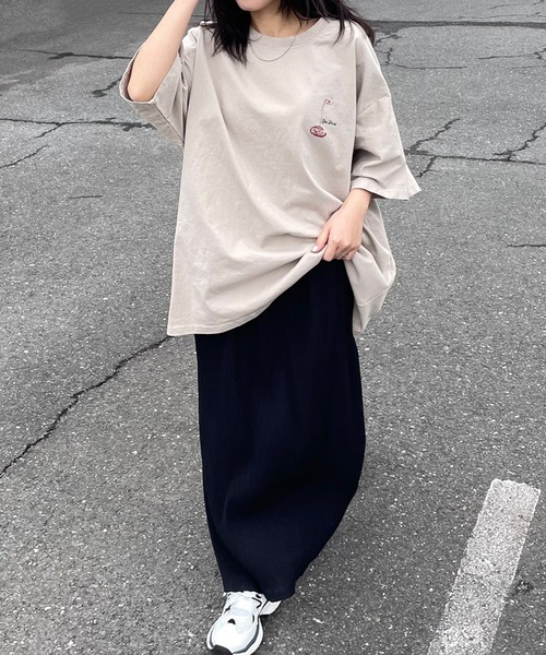CRB(シーアールビー)の「キャットバックプリントビッグTシャツ(Tシャツ/カットソー・レディース・チャコール/オフホワイト/ベージュ・F)」の11枚目の写真