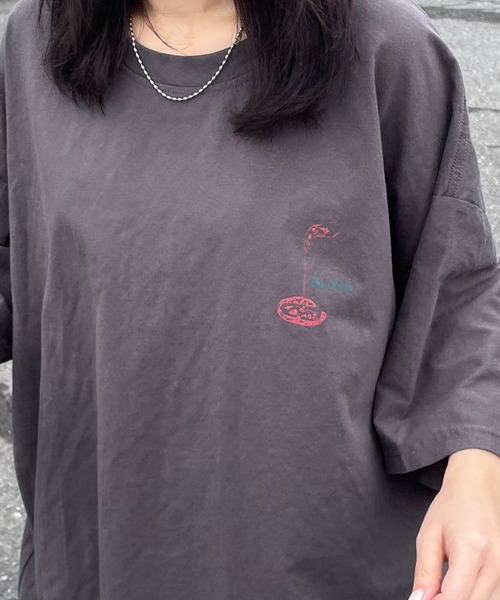 CRB(シーアールビー)の「キャットバックプリントビッグTシャツ(Tシャツ/カットソー・レディース・チャコール/オフホワイト/ベージュ・F)」の19枚目の写真