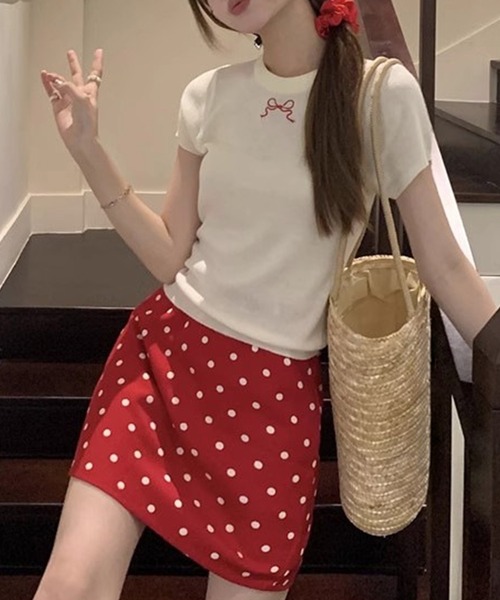 DAY CLOSET(デイ クローゼット)の「【360度可愛いバックリボン】半袖 刺繍リボン バックカットアウト Tシャツ レディース(Tシャツ/カットソー・レディース・アイボリー/ブラック/ホワイト×ブラック・FREE)」の7枚目の写真
