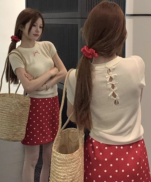 DAY CLOSET(デイ クローゼット)の「【360度可愛いバックリボン】半袖 刺繍リボン バックカットアウト Tシャツ レディース(Tシャツ/カットソー・レディース・アイボリー/ブラック/ホワイト×ブラック・FREE)」の8枚目の写真