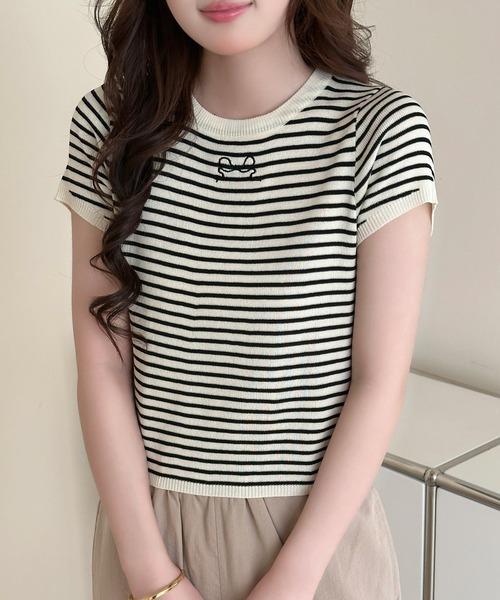 DAY CLOSET(デイ クローゼット)の「【360度可愛いバックリボン】半袖 刺繍リボン バックカットアウト Tシャツ レディース(Tシャツ/カットソー・レディース・アイボリー/ブラック/ホワイト×ブラック・FREE)」の11枚目の写真