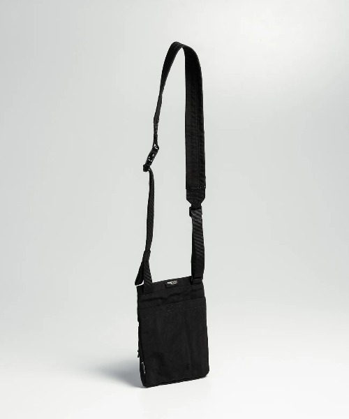 +phenix(プラスフェニックス)の「【+phenix / プラスフェニックス】UTILITY SACOCHE CORDURAファブリック使用 ミニサコッシュ(ショルダーバッグ・メンズ・ブラック・FREE)」の6枚目の写真