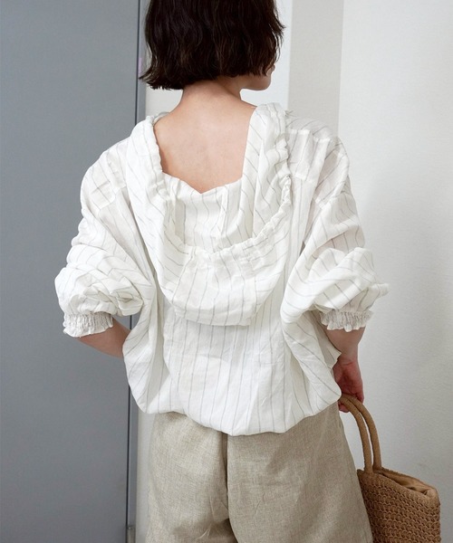 gossara(ゴサラ)の「【売れ筋アイテム】フード付ストライプシアーシャツ(シャツ/ブラウス・レディース・ベージュ/アイボリー・FREE)」の6枚目の写真