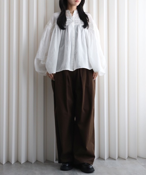 YENNA(イェンナ)の「インド綿エアリーボリュームスリーブタックデザインシアーブラウス(シャツ/ブラウス・レディース・スミクロ/ホワイト・FREE)」の14枚目の写真