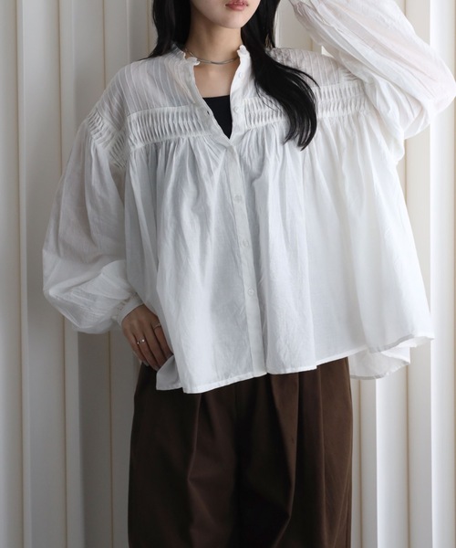 YENNA(イェンナ)の「インド綿エアリーボリュームスリーブタックデザインシアーブラウス(シャツ/ブラウス・レディース・スミクロ/ホワイト・FREE)」の9枚目の写真