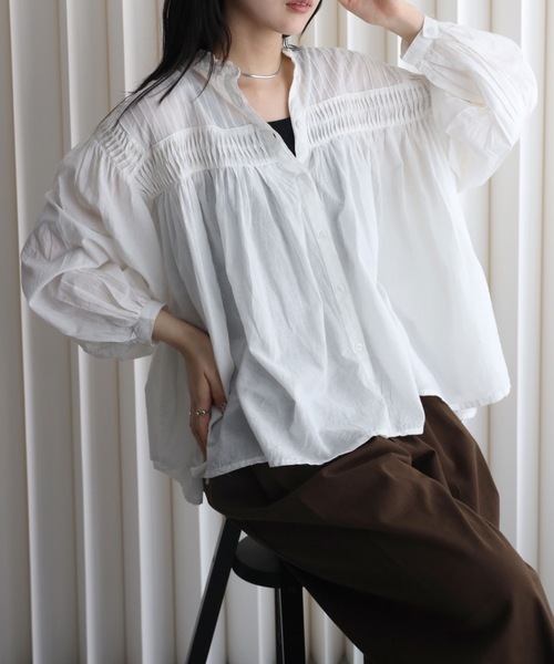 YENNA(イェンナ)の「インド綿エアリーボリュームスリーブタックデザインシアーブラウス(シャツ/ブラウス・レディース・スミクロ/ホワイト・FREE)」の5枚目の写真